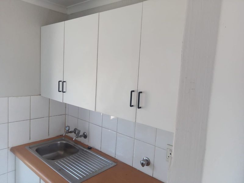 2 Bedroom apartment in Birchleigh - Photo 3