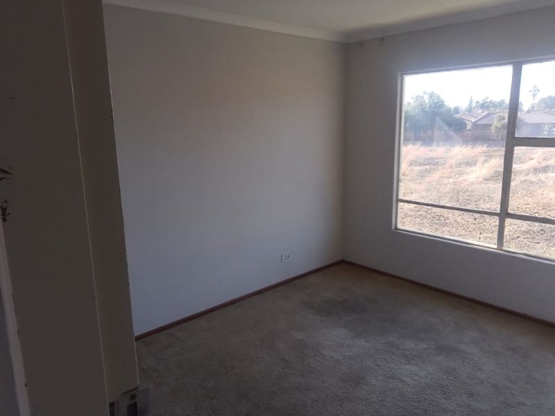 2 Bedroom apartment in Birchleigh - Photo 4