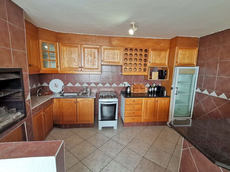 Multi Level Unit with spectacular sea and lagoon views - Photo 10