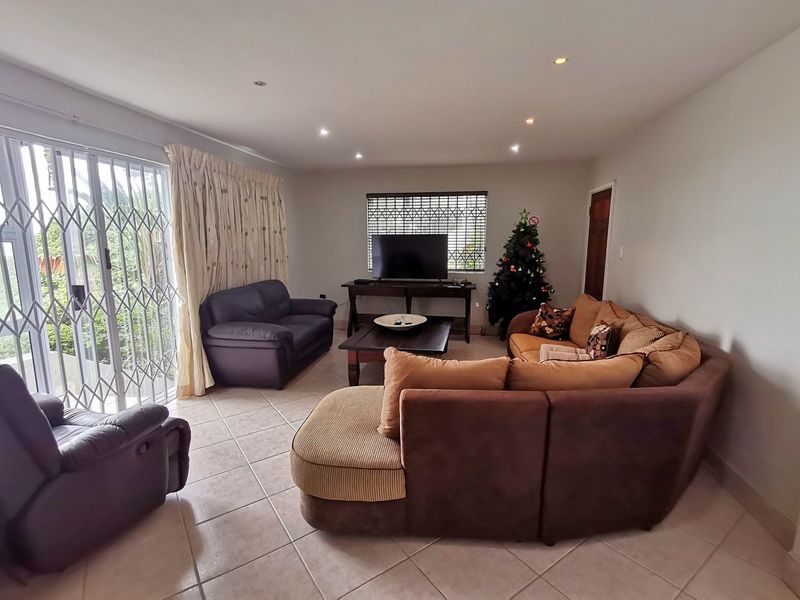 Multi Level Unit with spectacular sea and lagoon views - Photo 8