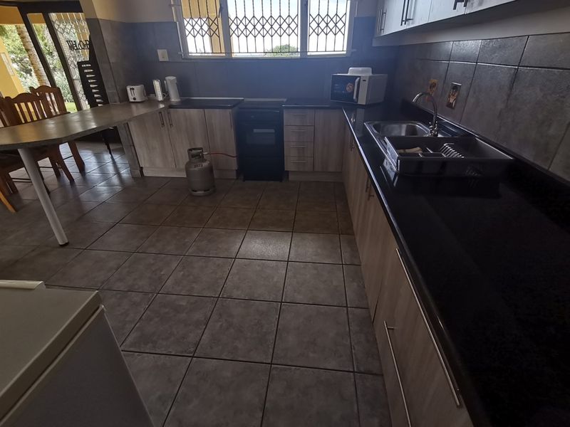 Direct access to the beach - what more can you ask for? - Photo 9