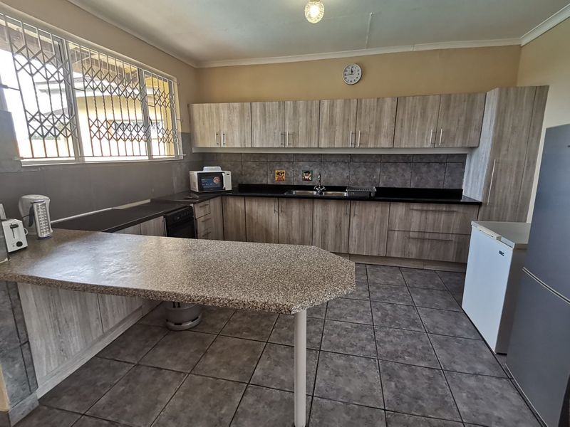 Direct access to the beach - what more can you ask for? - Photo 8