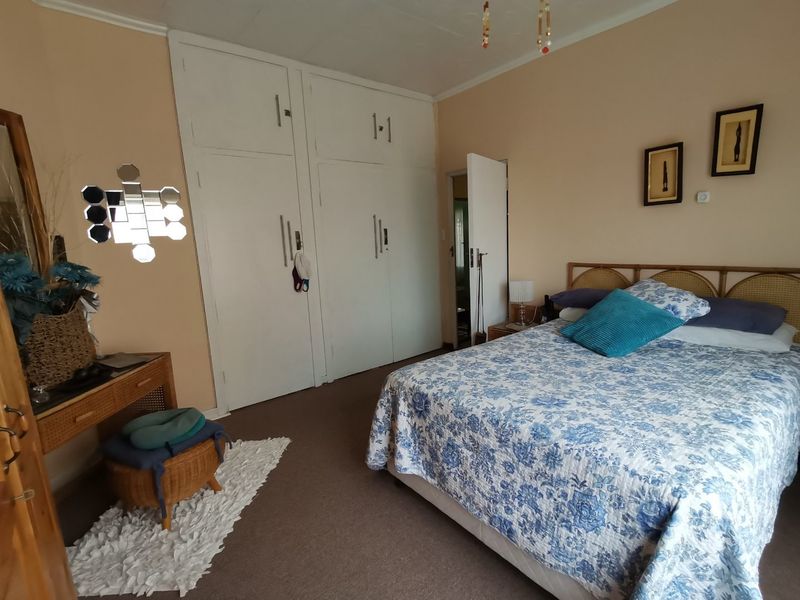 Park your vehicle and walk where you want to be  - Photo 10