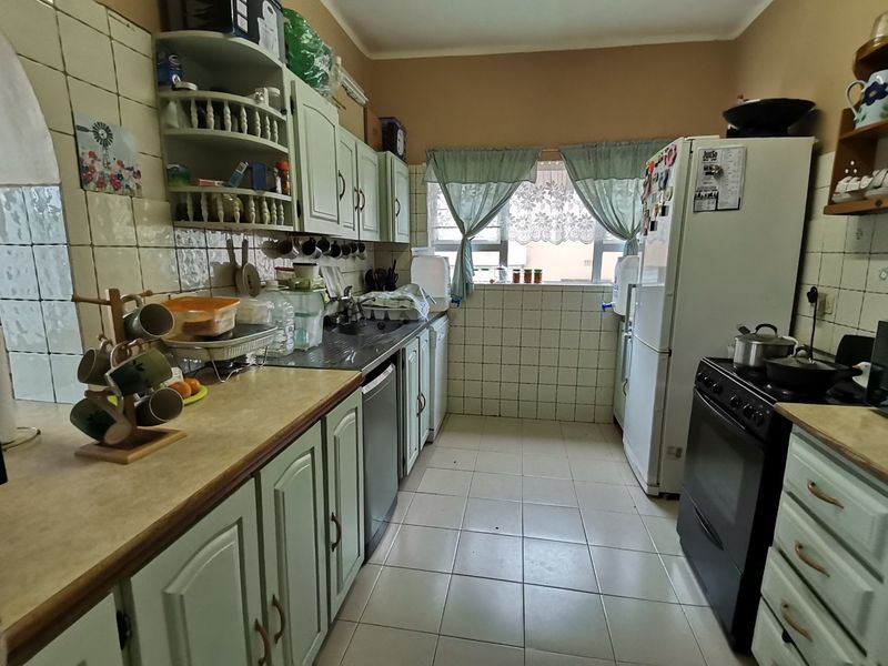 Park your vehicle and walk where you want to be  - Photo 9