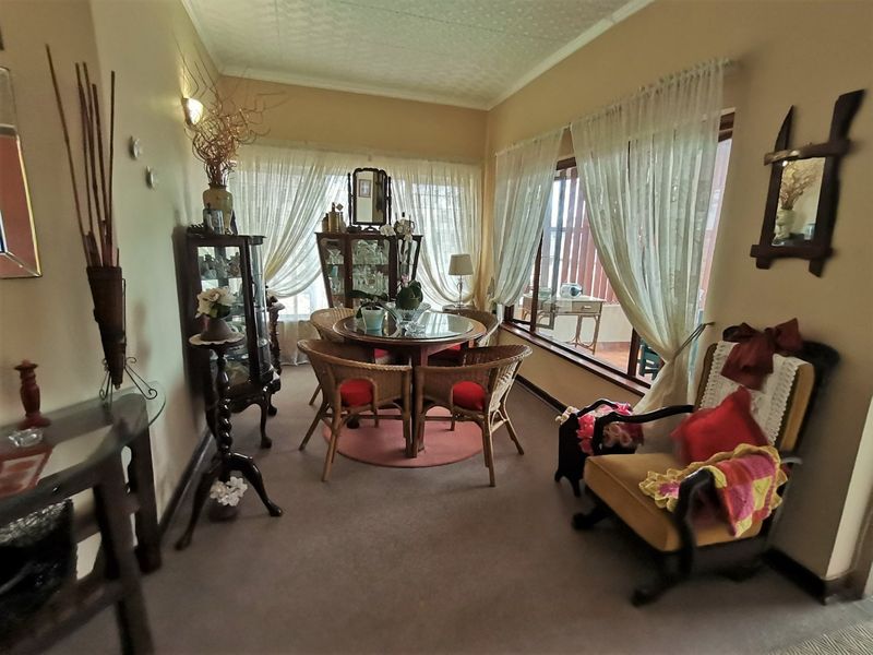 Park your vehicle and walk where you want to be  - Photo 7