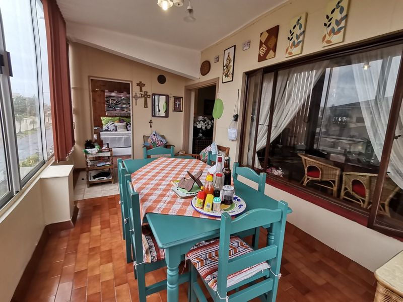 Park your vehicle and walk where you want to be  - Photo 3