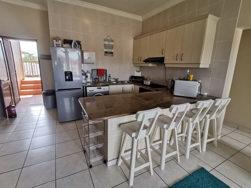 Coastal living at it's best in Uvongo - Photo 6