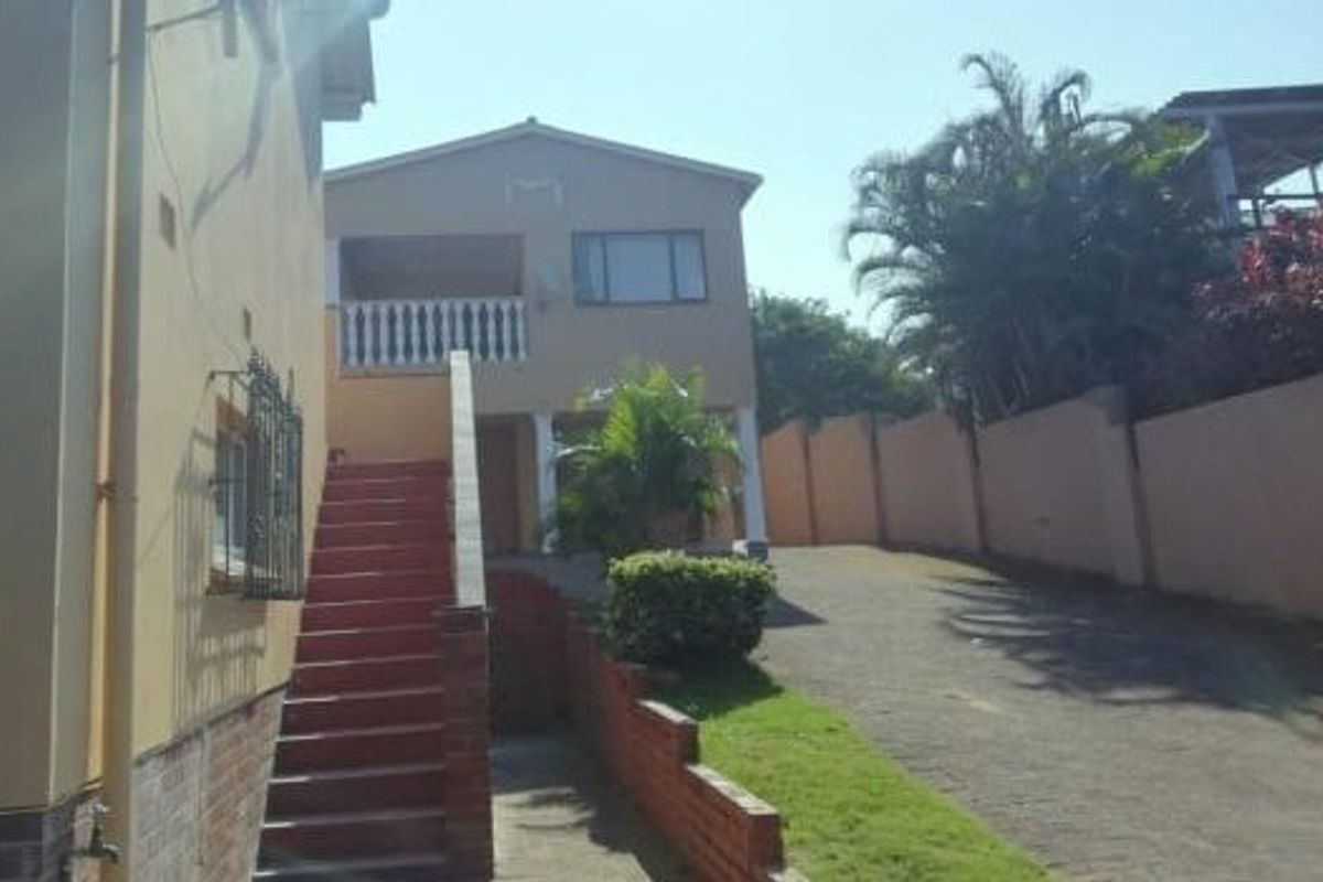 Four units for the price of one  - Photo 4