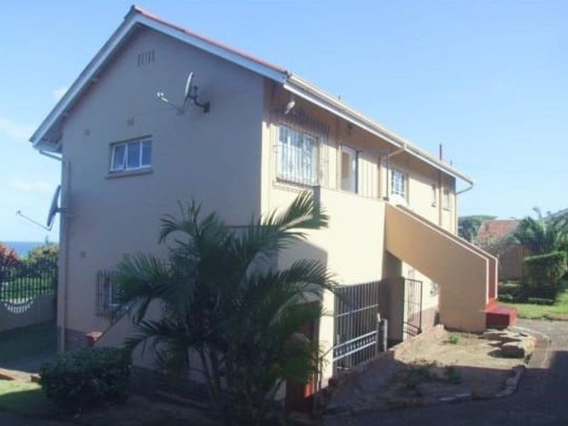 Four units for the price of one  - Photo 2