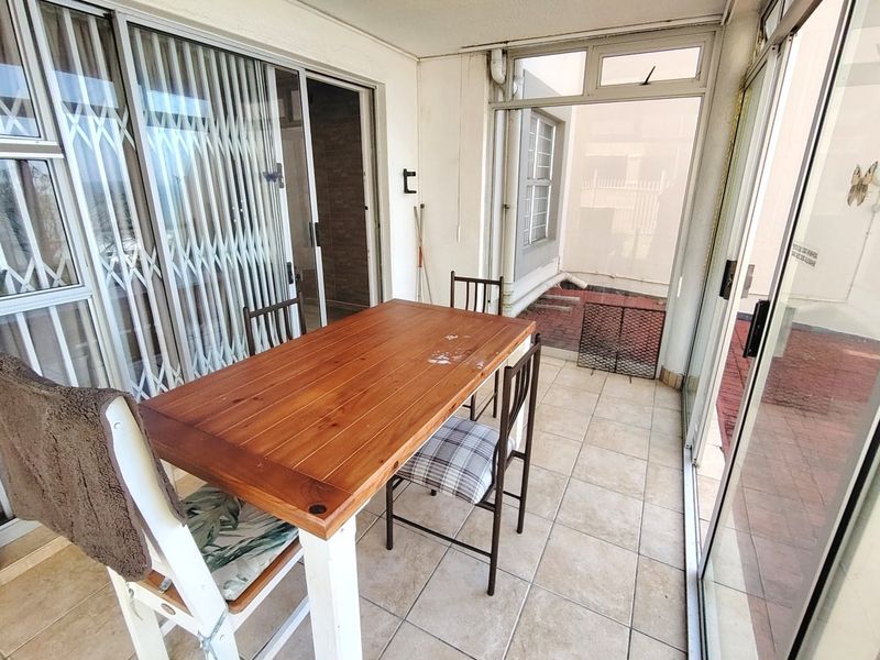 Unit level with parking area but ground floor - Photo 4