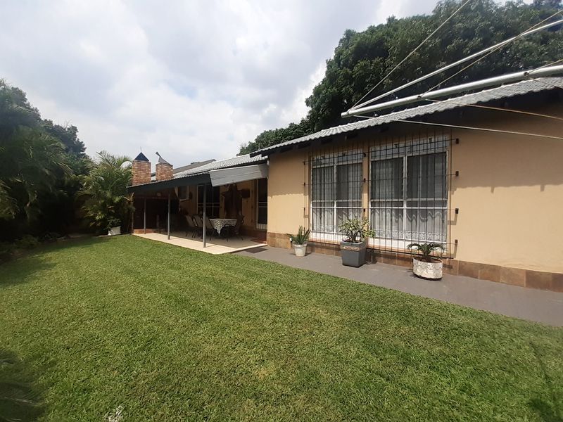 For SALE!! 3 Bedroom Townhouse in Florauna - Photo 10
