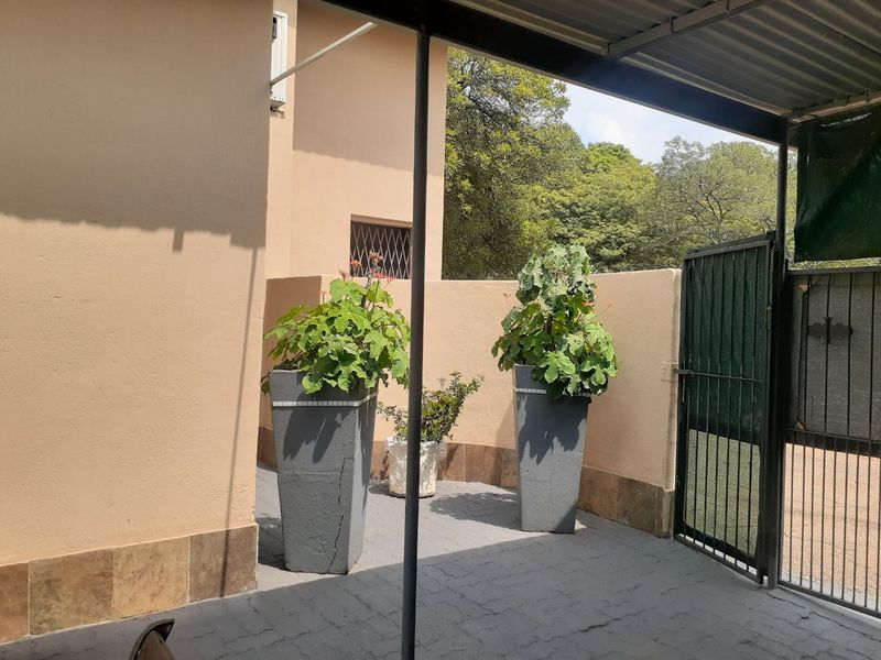 For SALE!! 3 Bedroom Townhouse in Florauna - Photo 5