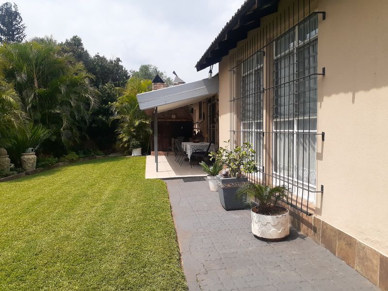 For SALE!! 3 Bedroom Townhouse in Florauna - Photo 2