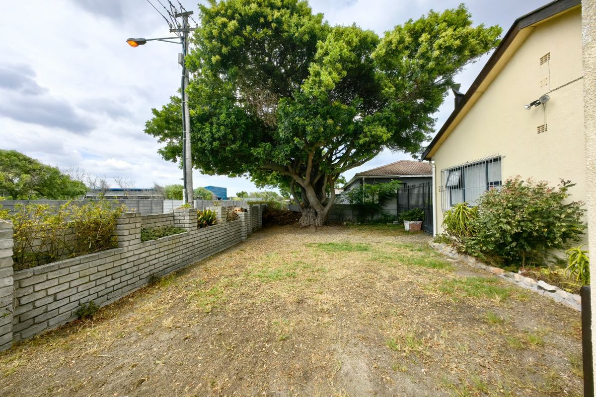 4 Bedroom Investor's Dream in Prime Location! - Photo 2