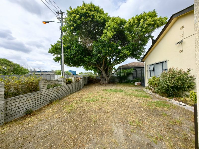 4 Bedroom Investor's Dream in Prime Location! - Photo 2