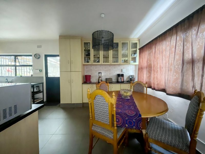 4 Bedroom Investor's Dream in Prime Location! - Photo 9