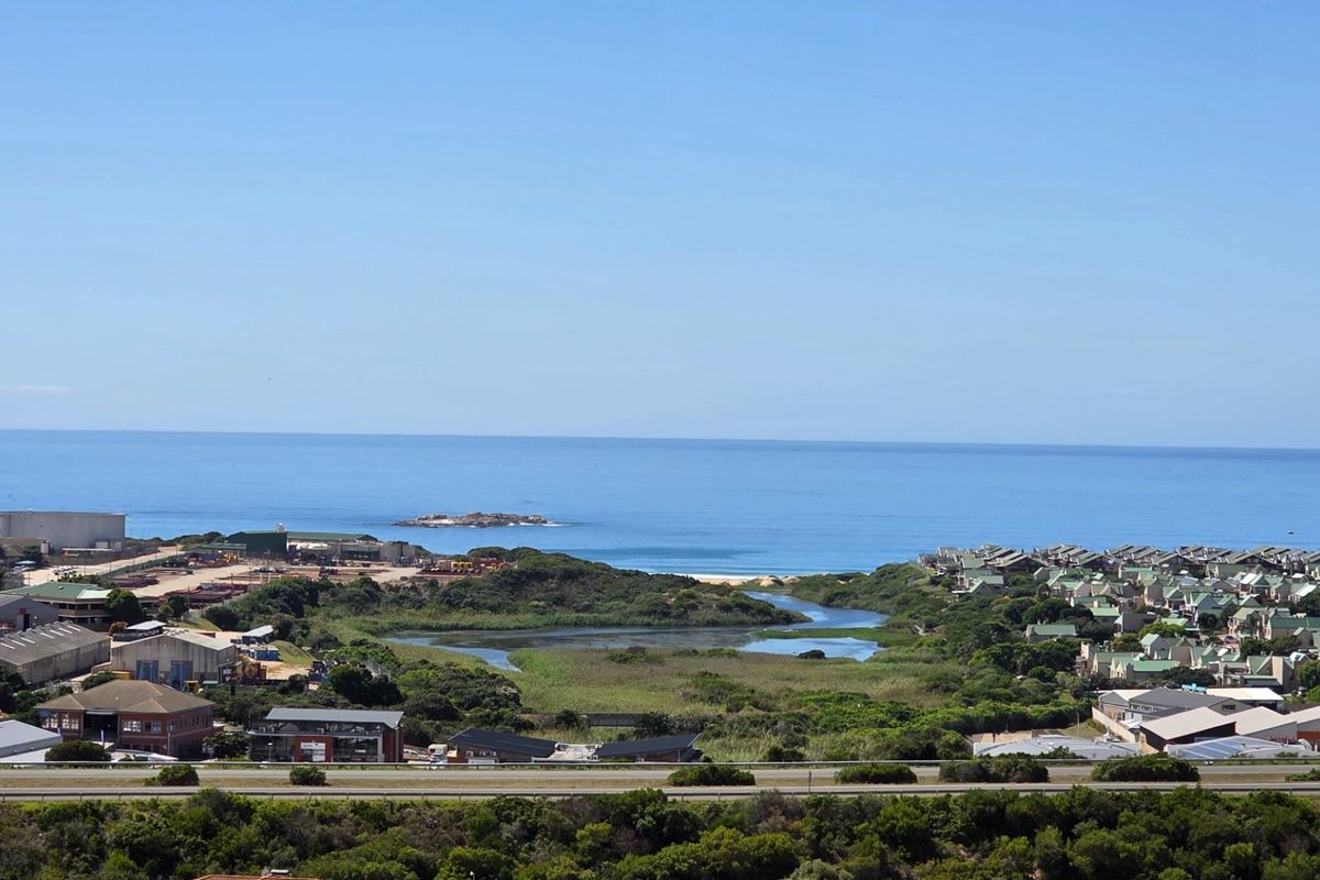 Large House... Separate Apartment... Excellent Mountain and Ocean Views !!! - Photo 4