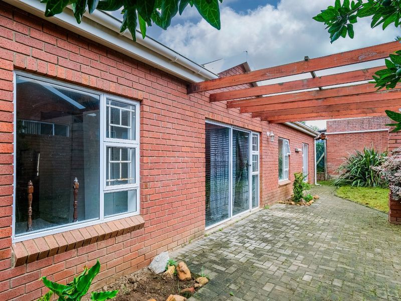 Fixer-Upper Gem in Denneoord – Full of Potential! - Photo 2