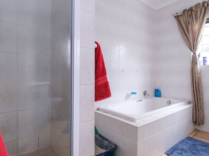 Fixer-Upper Gem in Denneoord – Full of Potential! - Photo 9