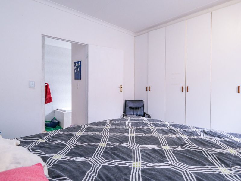 Fixer-Upper Gem in Denneoord – Full of Potential! - Photo 7