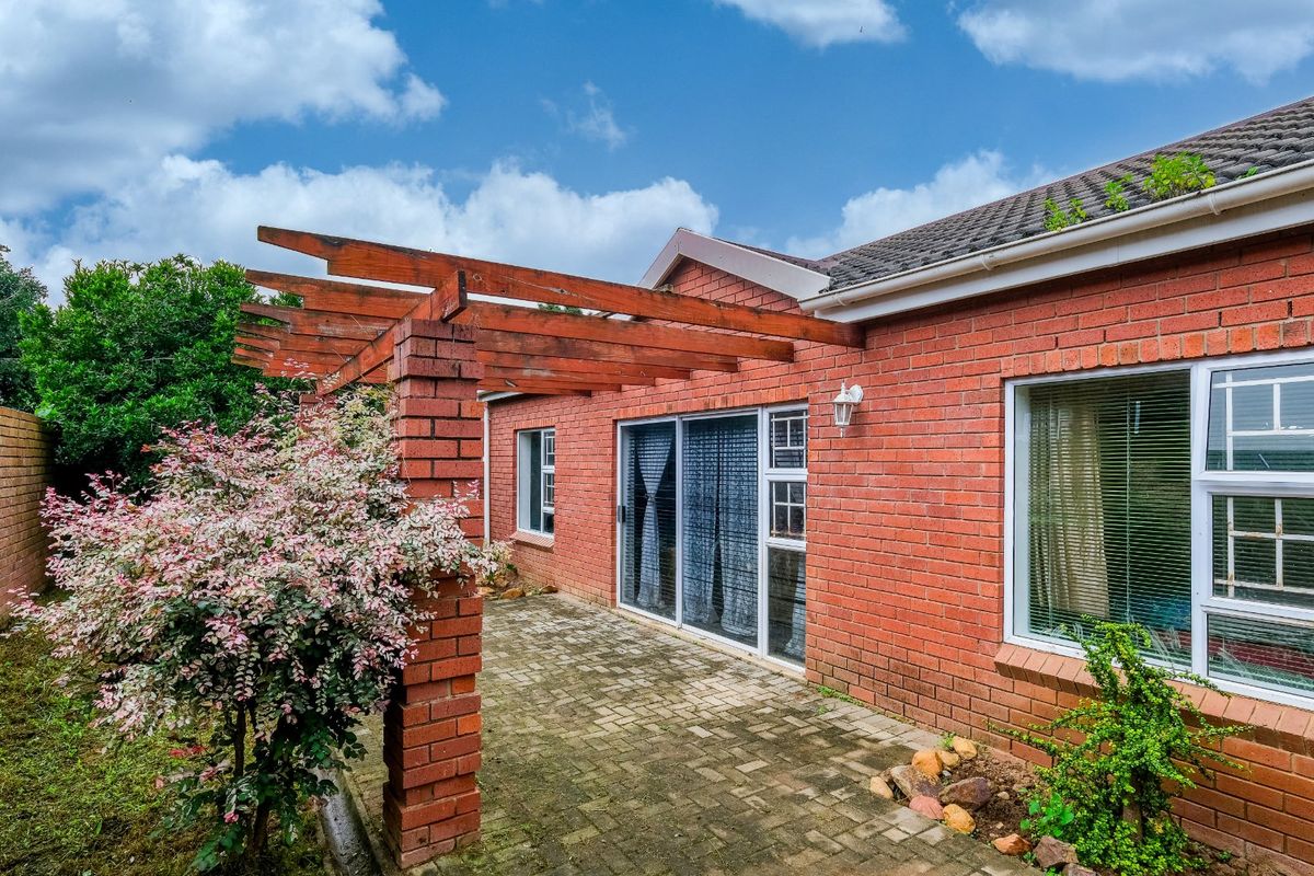 Fixer-Upper Gem in Denneoord – Full of Potential! - Photo 5