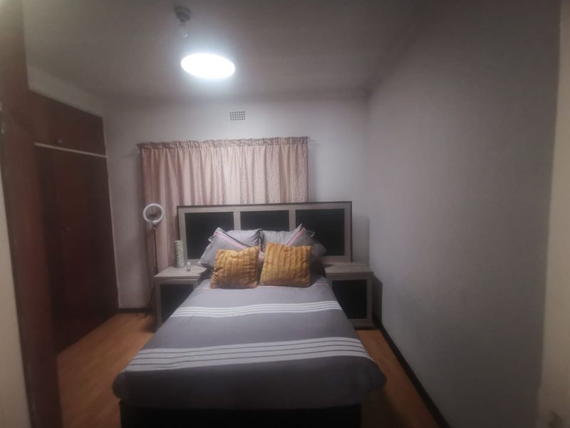 Spacious Family Home for Sale - Photo 9