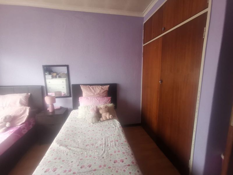 Spacious Family Home for Sale - Photo 10