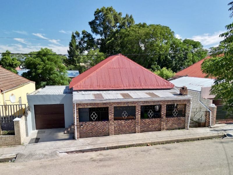 Great position freestanding family home  - Photo 2