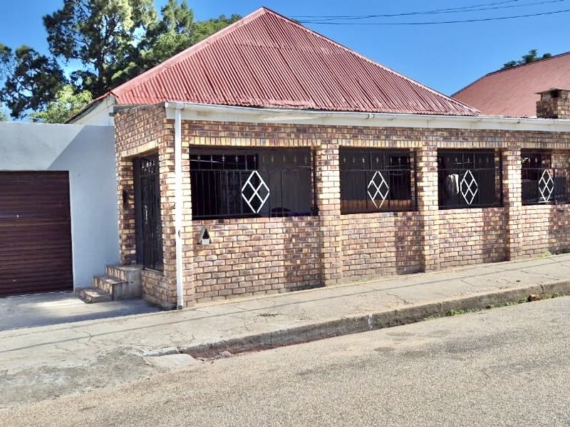 Great position freestanding family home  - Photo 6