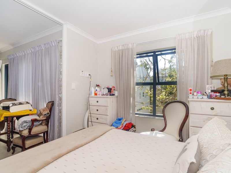 Discover Contemporary Comfort in Upper Kenilworth - Photo 10