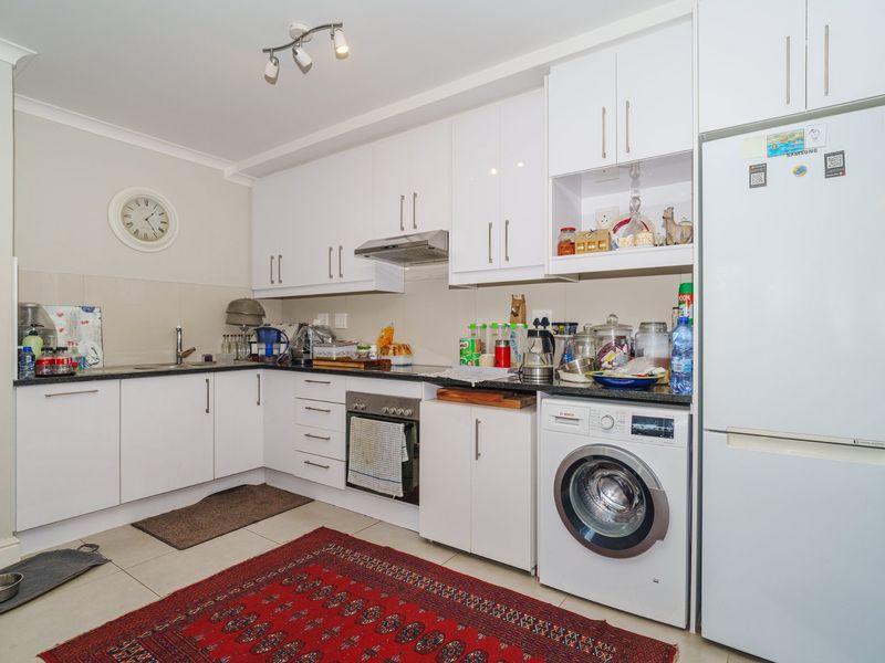 Discover Contemporary Comfort in Upper Kenilworth - Photo 7