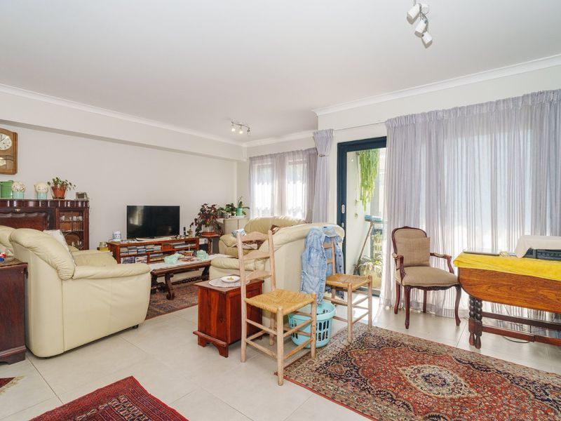 Discover Contemporary Comfort in Upper Kenilworth - Photo 6