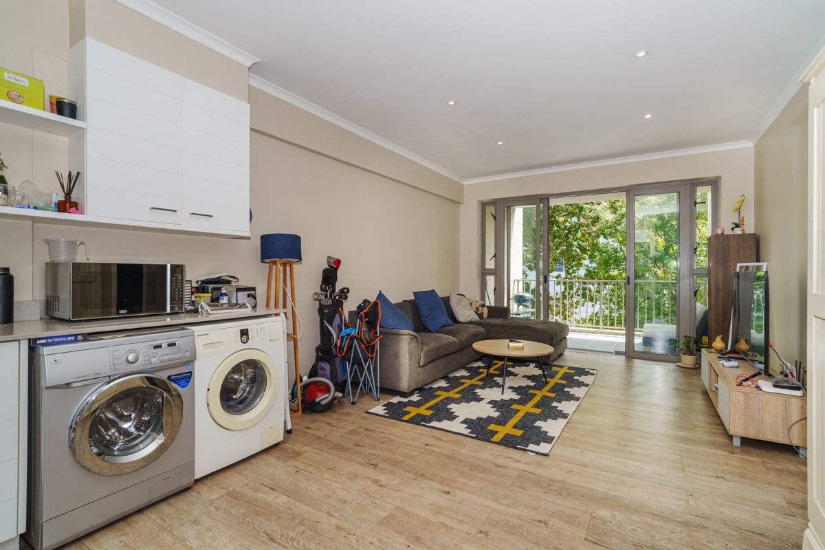 Welcome to 21 on Wellington – a modern sanctuary where style and comfort blend seamlessly in the vibrant heart of Upper Wynberg. - Photo 5