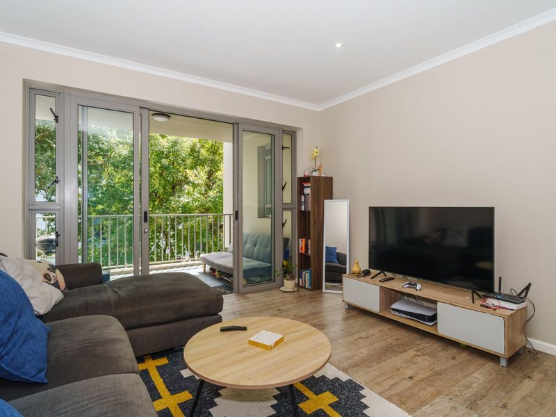 Welcome to 21 on Wellington – a modern sanctuary where style and comfort blend seamlessly in the vibrant heart of Upper Wynberg. - Photo 4