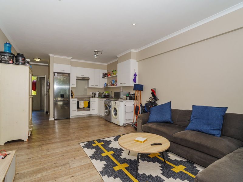 Welcome to 21 on Wellington – a modern sanctuary where style and comfort blend seamlessly in the vibrant heart of Upper Wynberg. - Photo 10