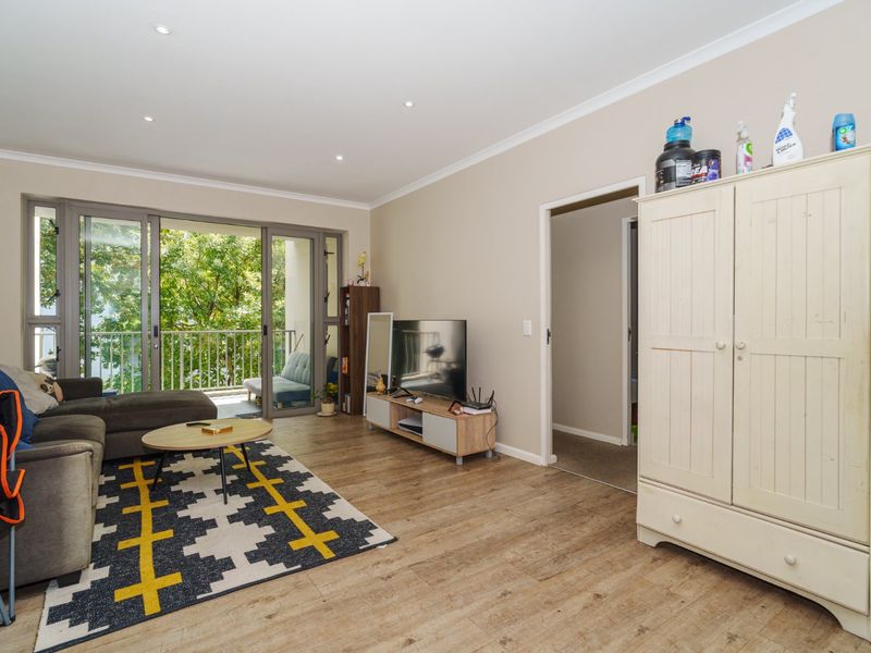 Welcome to 21 on Wellington – a modern sanctuary where style and comfort blend seamlessly in the vibrant heart of Upper Wynberg. - Photo 6