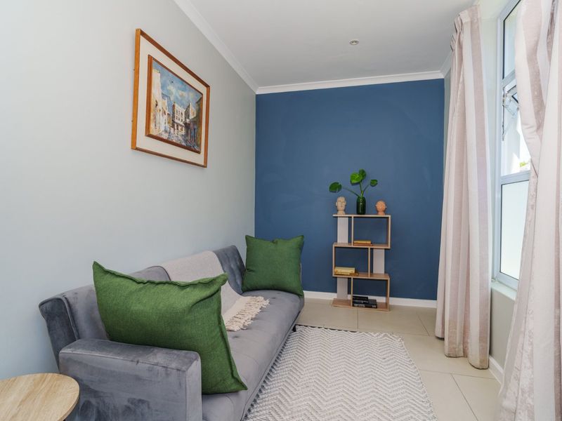 Stylish Triple-Storey Home in Prime Rondebosch Location – Turnkey Investment (Airbnb) Opportunity - Photo 7