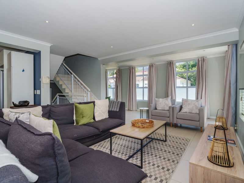 Stylish Triple-Storey Home in Prime Rondebosch Location – Turnkey Investment (Airbnb) Opportunity - Photo 5