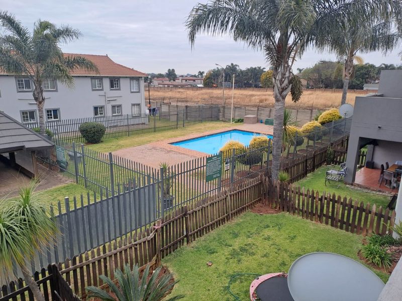 A Perfectly Designed Home for Comfort and Convenience - Photo 10