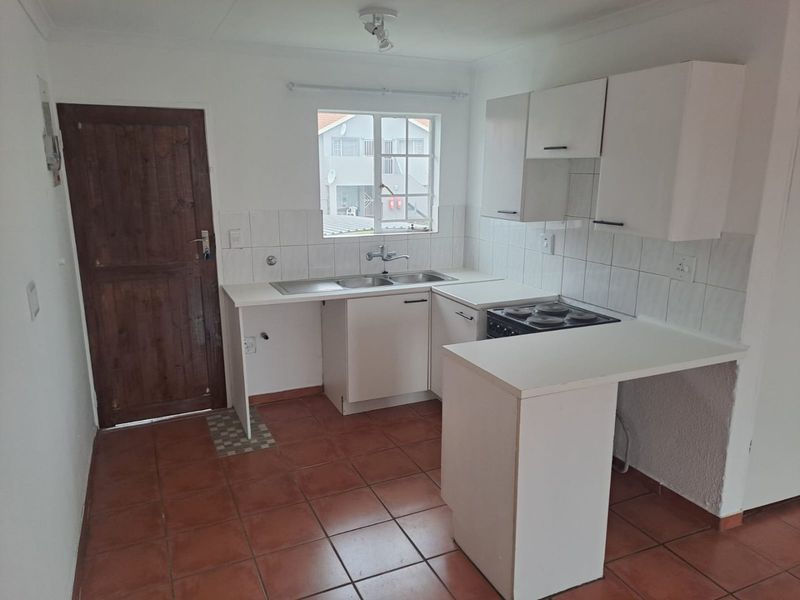 A Perfectly Designed Home for Comfort and Convenience - Photo 7