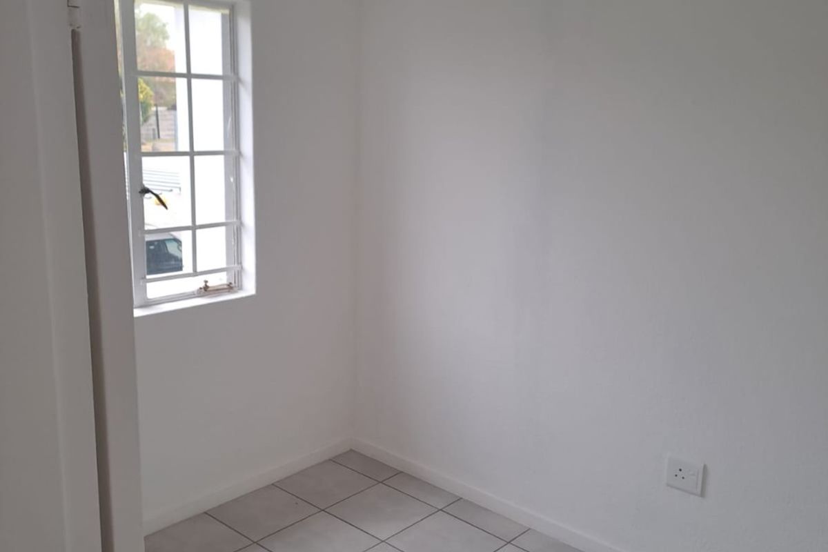 A Perfectly Designed Home for Comfort and Convenience - Photo 2