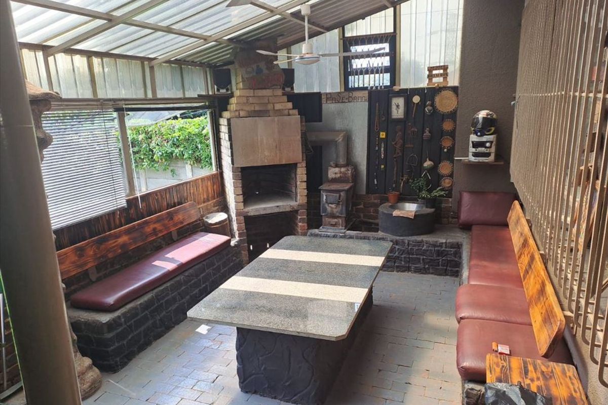 Modern Home with Spacious Living Areas - Photo 2