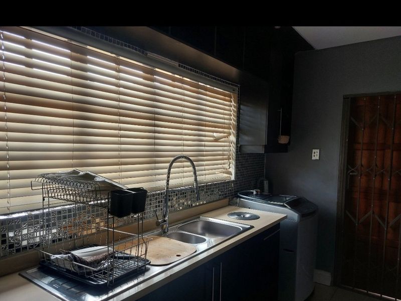 Stunning 3 Bedrooms Freestanding Home in Nelsville - Photo 7