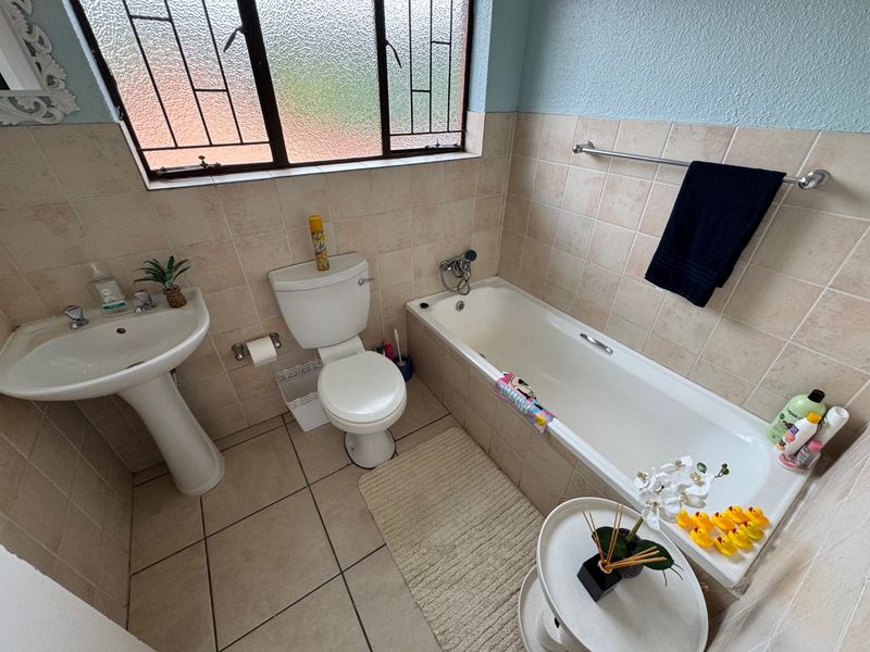 ChatGPT said: Cozy Family Home with Comfortable Features - Photo 8