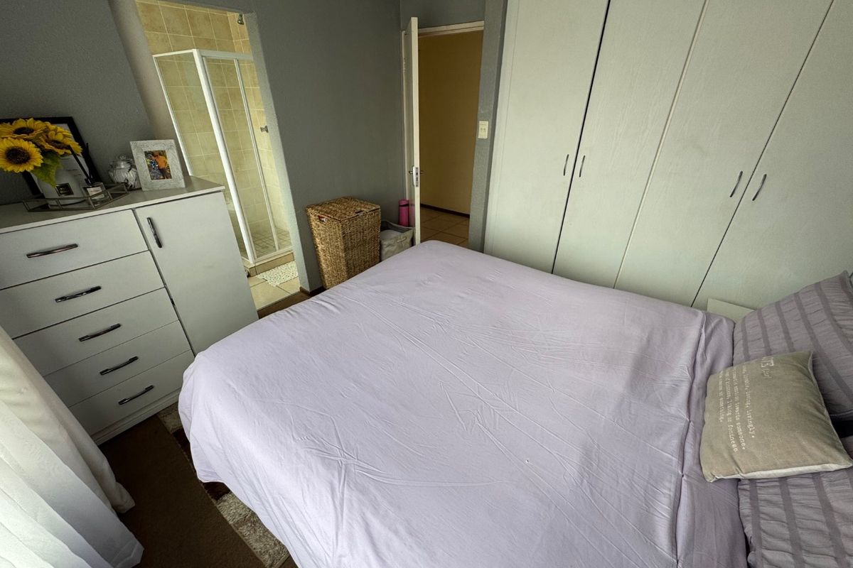 ChatGPT said: Cozy Family Home with Comfortable Features - Photo 4
