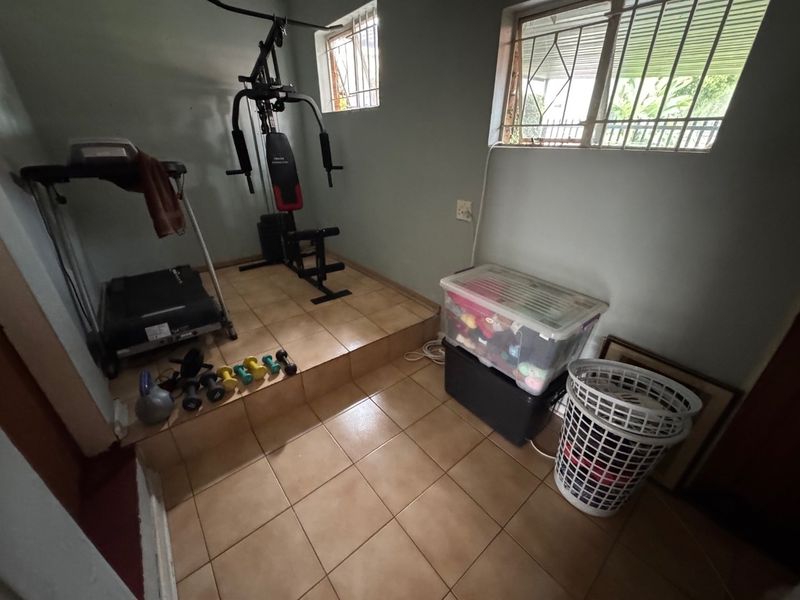 Elegant Family Home with Modern Amenities - Photo 9