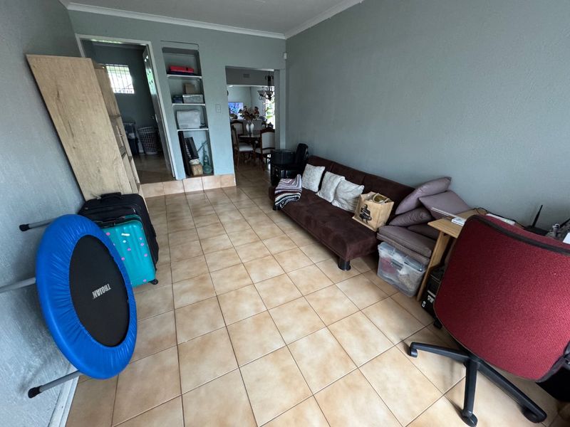 Elegant Family Home with Modern Amenities - Photo 8