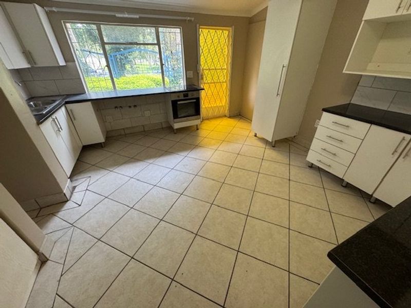 Spacious Family Home with Multiple Living Areas - Photo 4