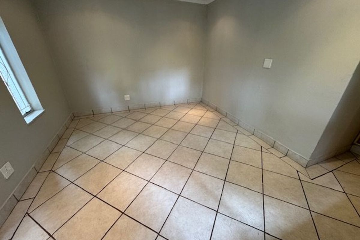 Spacious Family Home with Multiple Living Areas - Photo 5