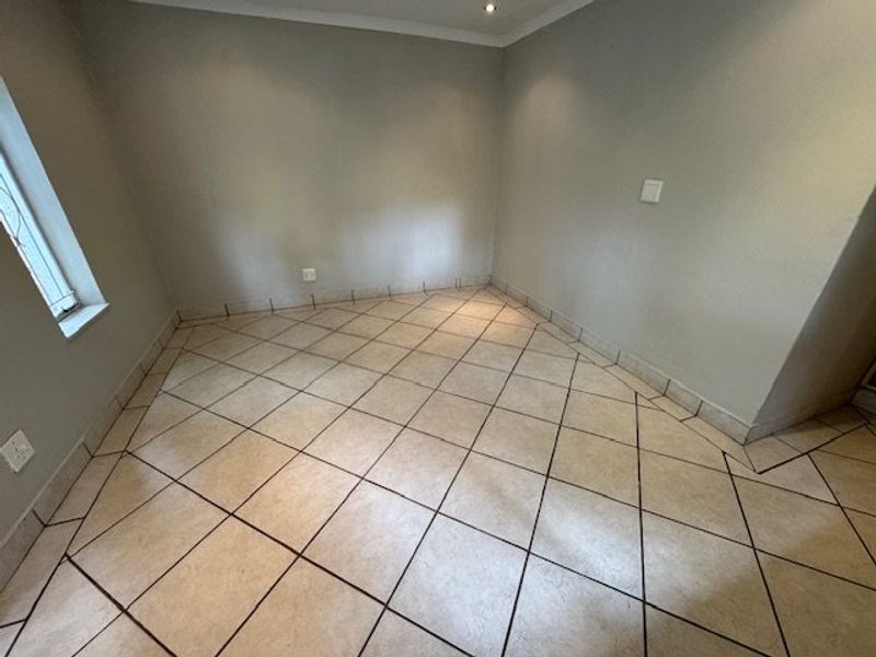 Spacious Family Home with Multiple Living Areas - Photo 5